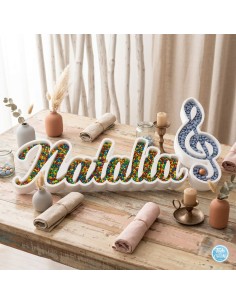 Nombre de corcho para colocar en mesas dulces o cualquier tipo de evento